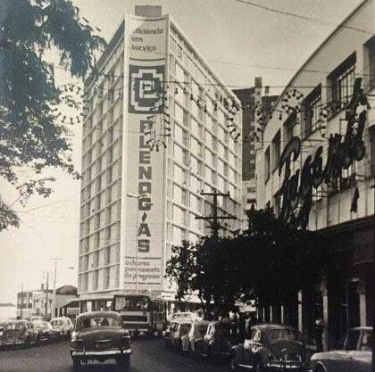 Da Casas Catharinenses ao edifício Júlio Fuganti: a transformação de Londrina pelas mãos dos Fuganti