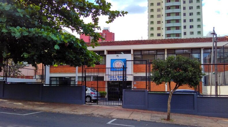 Escola Estadual Evaristo da Veiga: patrimônio da educação em Londrina