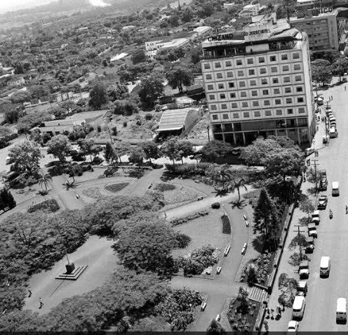 A praça que mudou de nome, mas nunca de importância